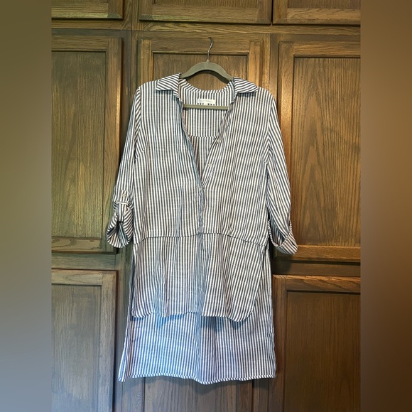 Daily Thread Long Striped Top in Blue and White - Picture 1 of 4